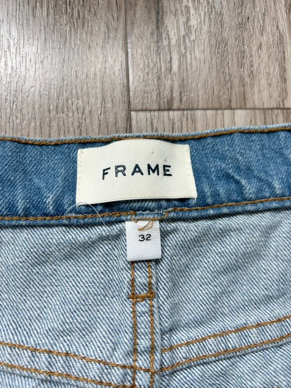 Frame True Straight Leg Jeans Riverwalk Medium Wash Size 32 LIKE NEW - Picture 4 of 10